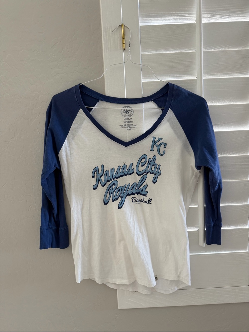 Kansas City Royals Women’s Raglan Baseball Tee - White & Blue